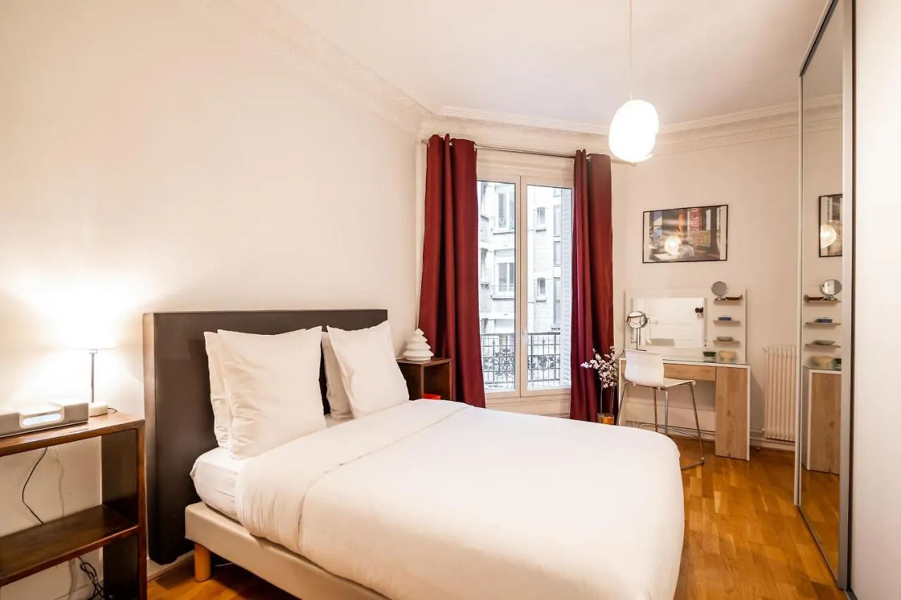Veeve - Vivid, Vivace Apartment Paris