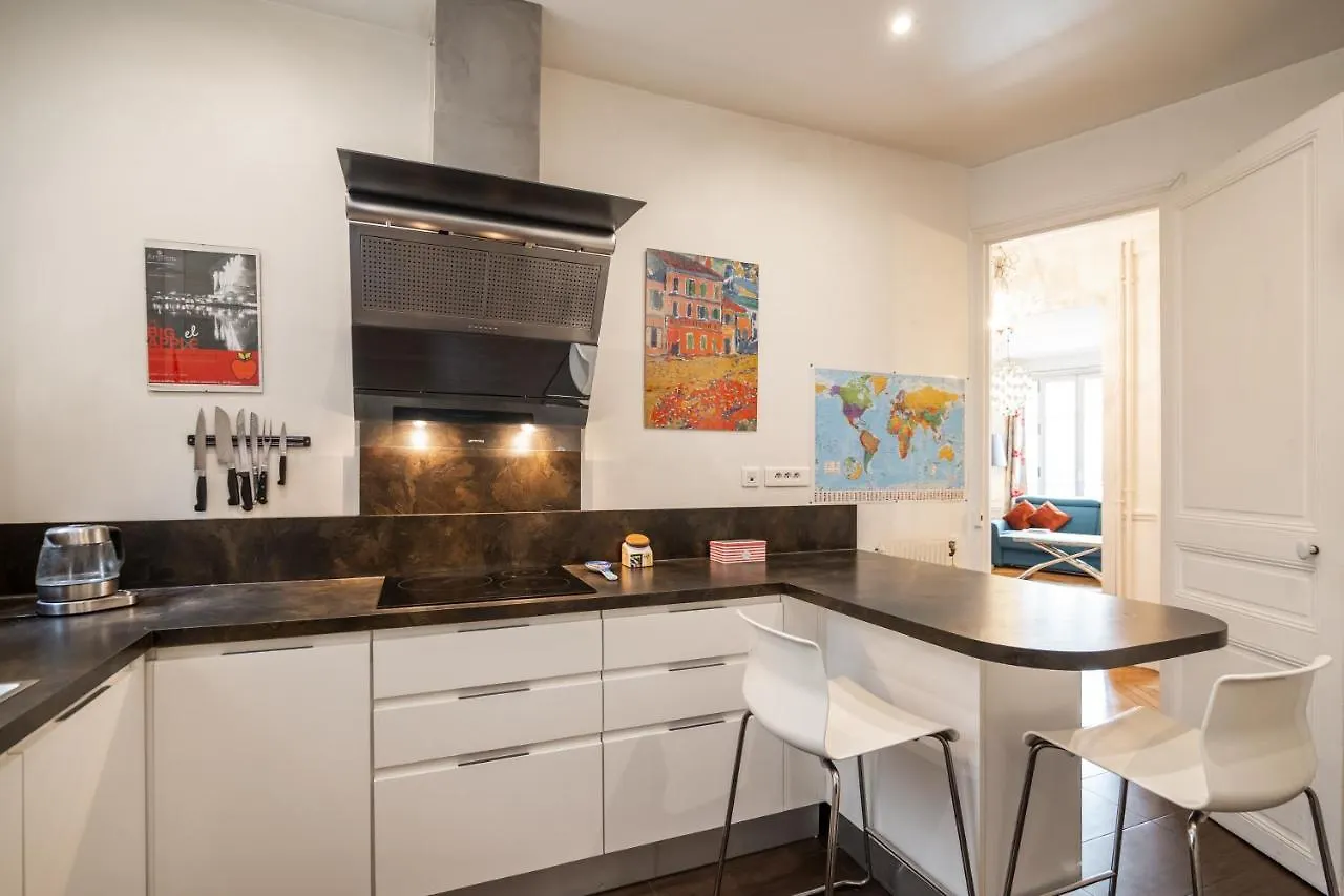 Veeve - Vivid, Vivace Apartment Paris France